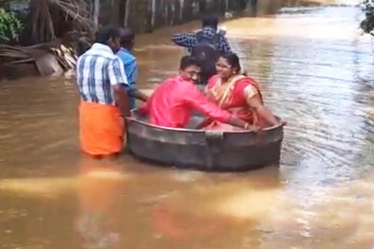 Kerala Floods Couple Marriage Vessel Twitter SiddharthMP 18102021 1200