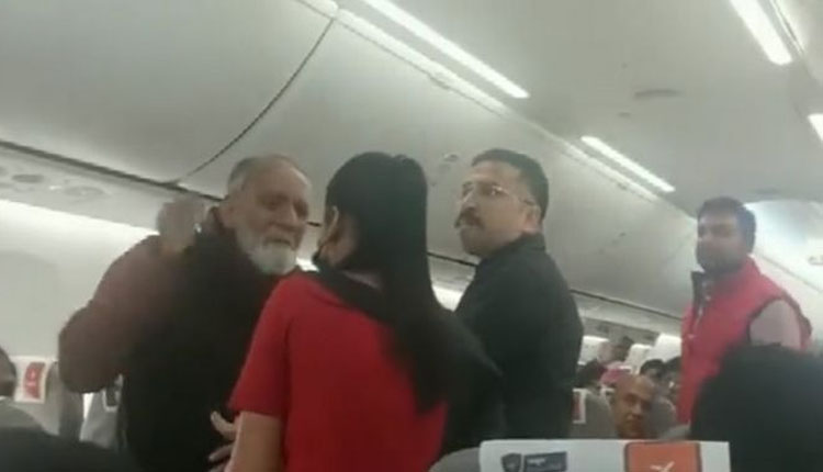 passenger deboarded from SpiceJet flight at Delhi airport for ‘misbehaving’ with air hostess